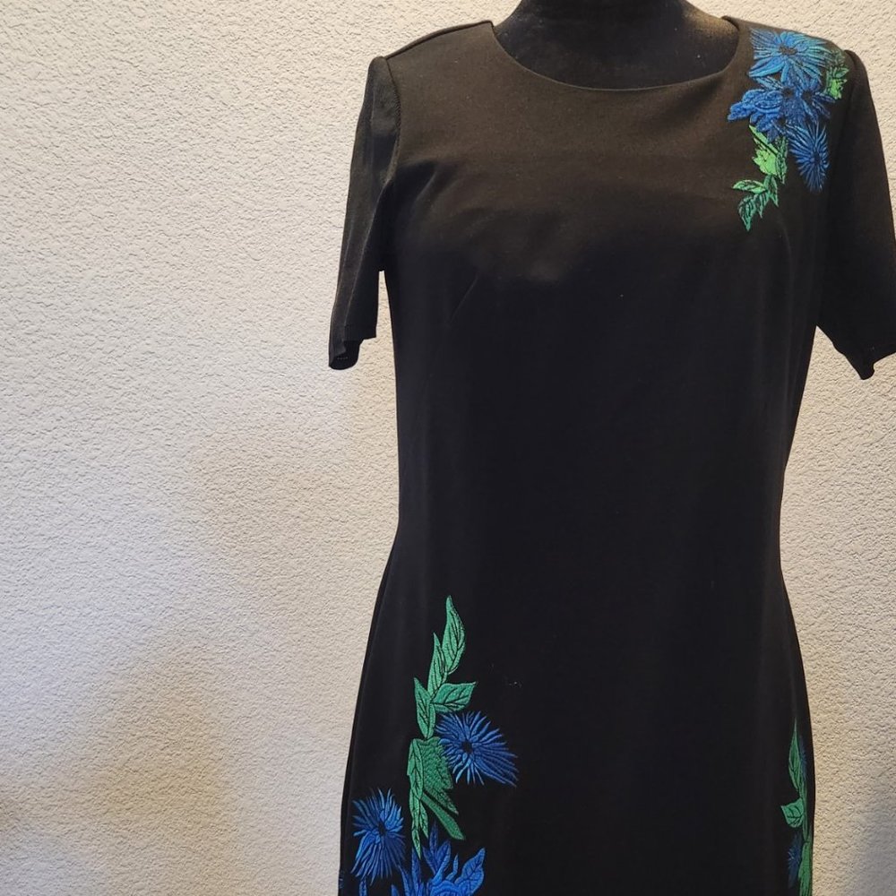 Elie Tahari embroidered dress